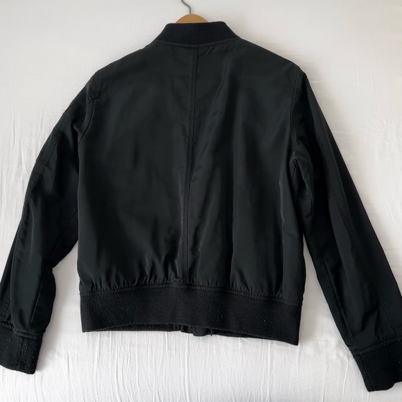 Levi's Lightweight Bomber Jacket in black - Picture 7 of 8
